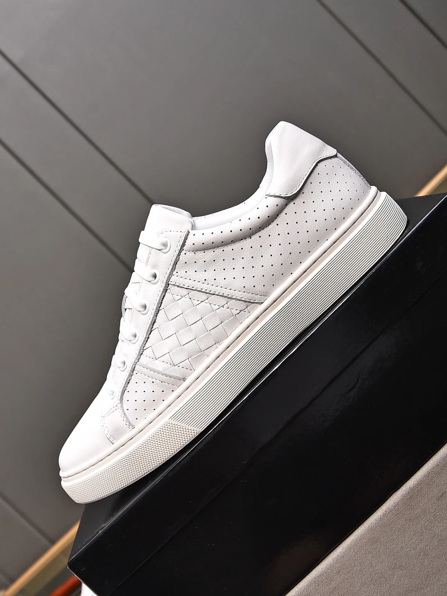 Men's shoes 💰480 [Lace-up series] BOTTEG* VENET* - high-end boutique Size: 38-44 (45 customized) BV new product, first-layer cowhide artificially woven classic style and contemporary fashion temperament harmoniously blend, rubber soles are light and flexible, water-dyed cowhide pads! [Taobao, Tmall, and live streaming are the first choices]